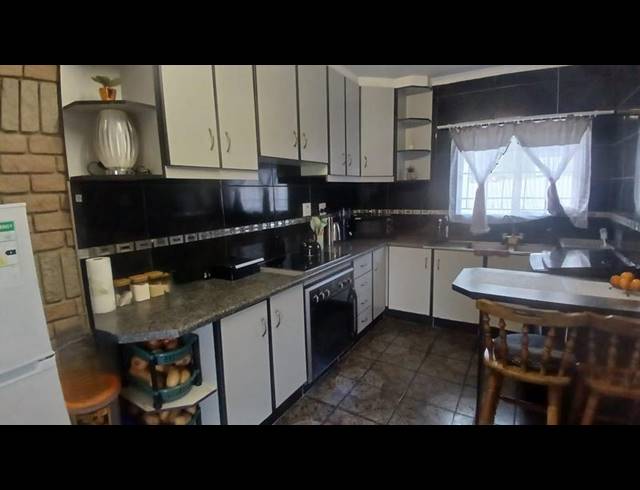 4 BEDROOM HOUSE FOR SALE IN SILVERGLEN